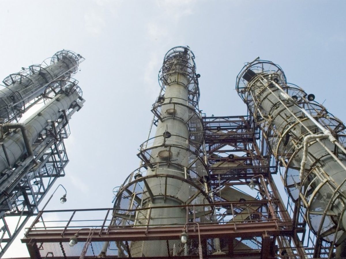 Суд скасував арешт 17 рахунків “Карпатнафтохіму”